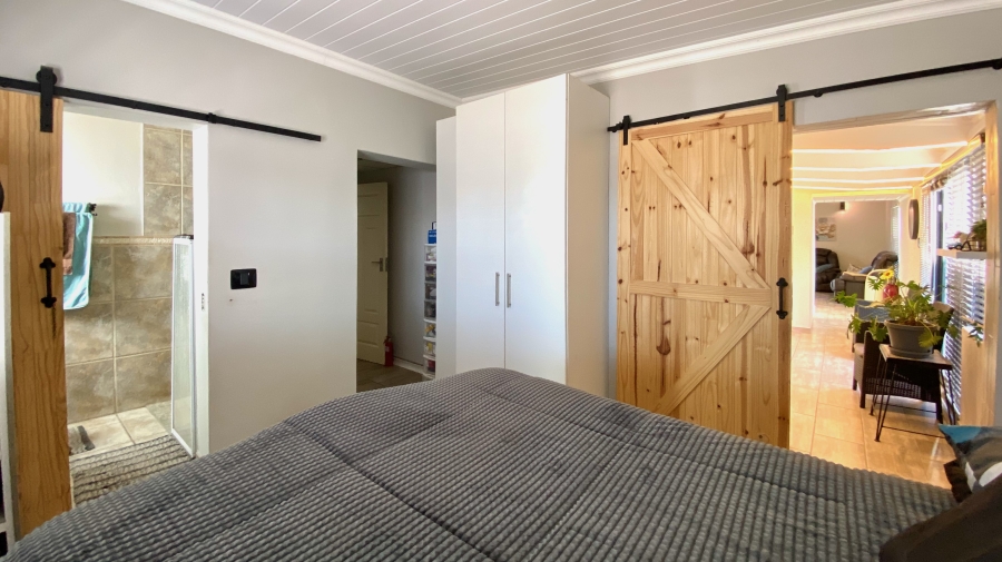 3 Bedroom Property for Sale in Britannia Bay Western Cape